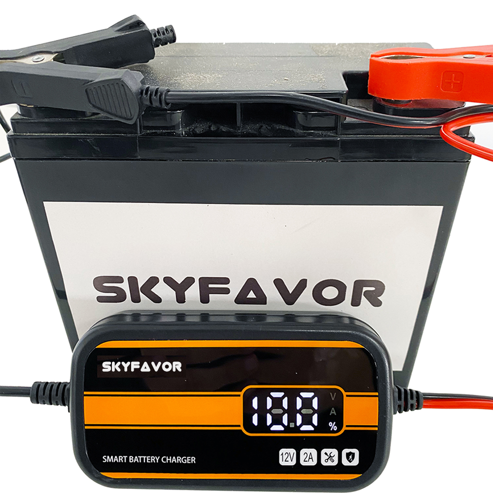 Hot Selling Smart Car Battery Charger 12V 2A Digital Display Automatic Battery Charger for Lead Acid Car and Motorcycle Toys