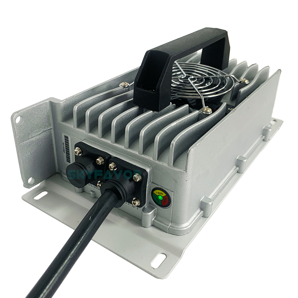 Dustproof Waterproof Custom 60V Battery Charger 60V 18A on Board Automatic Smart 60 Volt Electric Tricycle Auto-Rickshaw Charger