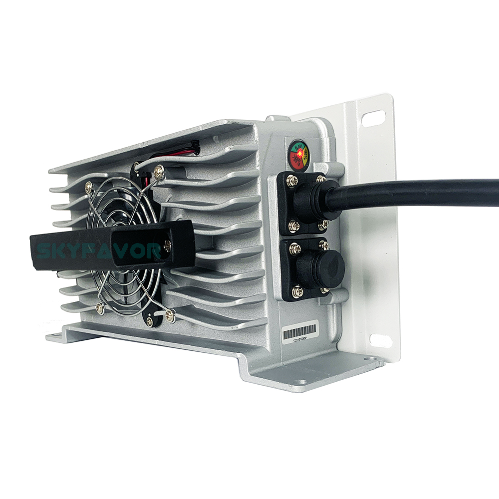 Dustproof Waterproof Custom 60V Battery Charger 60V 18A on Board Automatic Smart 60 Volt Electric Tricycle Auto-Rickshaw Charger