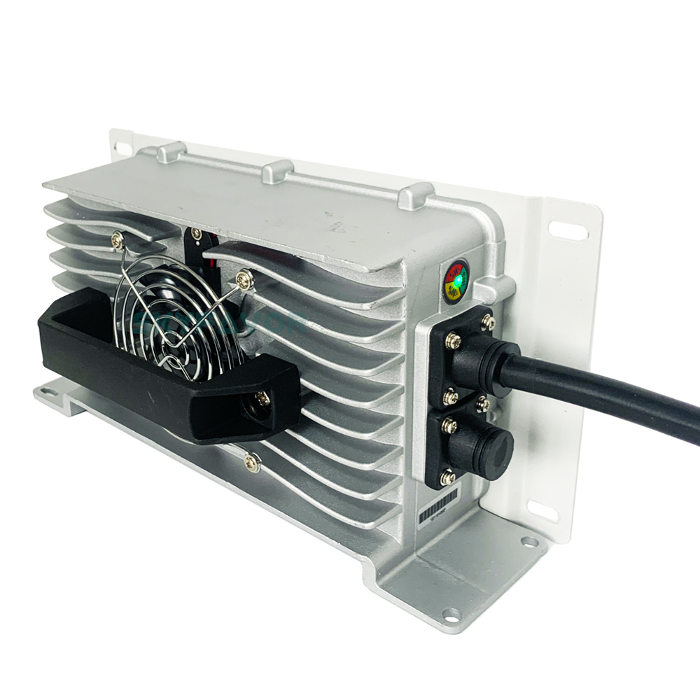 Dustproof Waterproof Custom 60V Battery Charger 60V 18A on Board Automatic Smart 60 Volt Electric Tricycle Auto-Rickshaw Charger