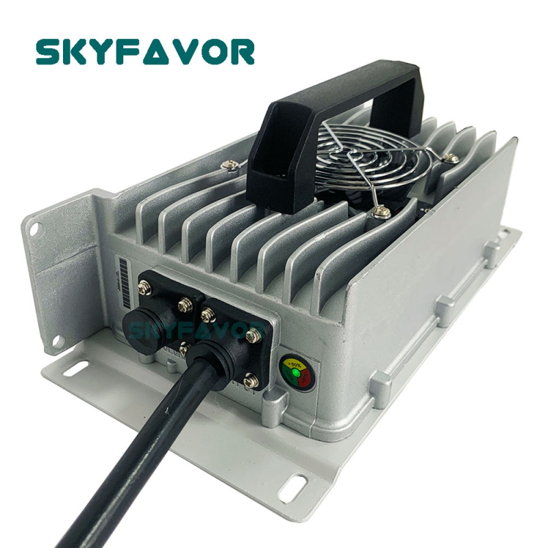 Dustproof Waterproof Custom 60V Battery Charger 60V 18A on Board Automatic Smart 60 Volt Electric Tricycle Auto-Rickshaw Charger